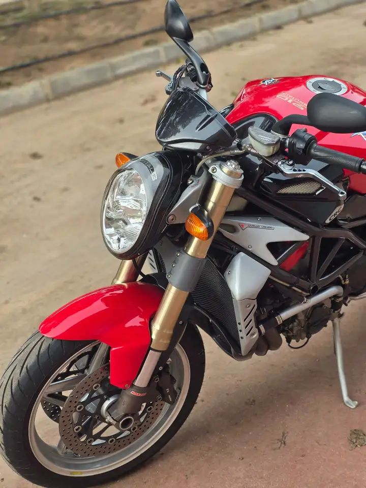 MV Agusta Brutale 910 – Vista 6