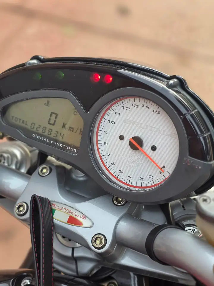 MV Agusta Brutale 910 – Vista 10