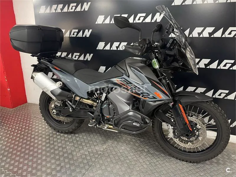 KTM 890 – Vista 3