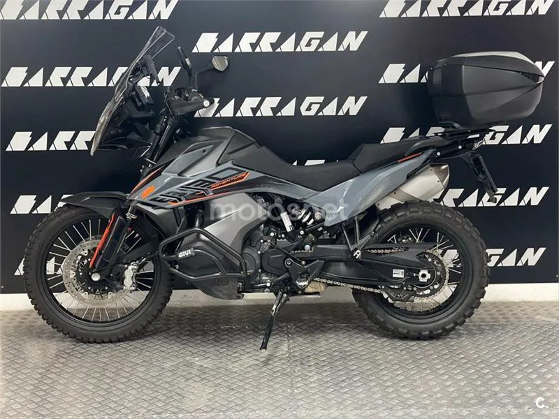 KTM 890 – Vista 9