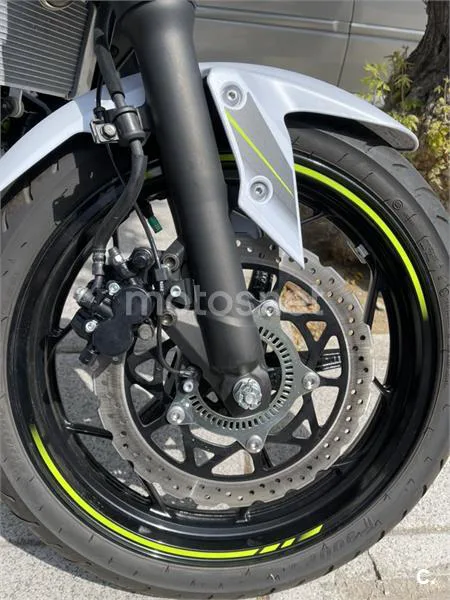 Kawasaki Z 125 – Vista 11