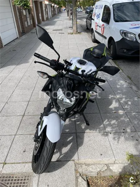 Kawasaki Z 125 – Vista 6