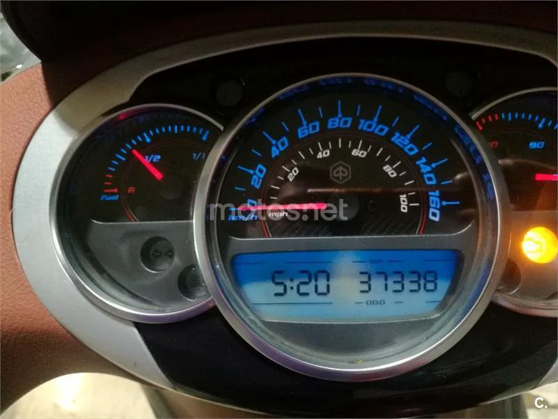 Piaggio Beverly Sport Touring 350 – Vista 3