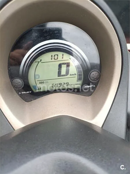 Yamaha NMAX – Vista 4