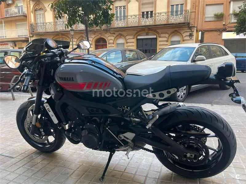 Yamaha XSR 900 – Vista 9