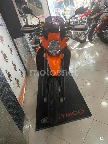 KTM 950 SM – Vista 5