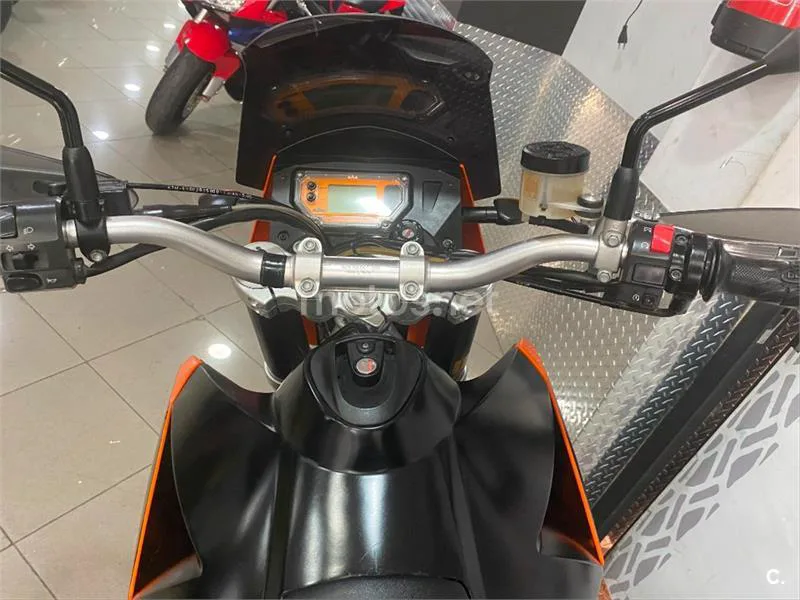 KTM 950 SM – Vista 7