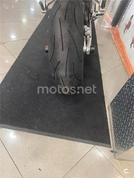 KTM 950 SM – Vista 8