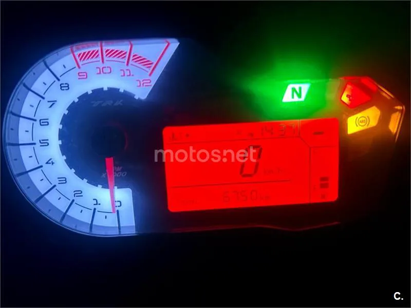 Benelli TRK 502 – Vista 11