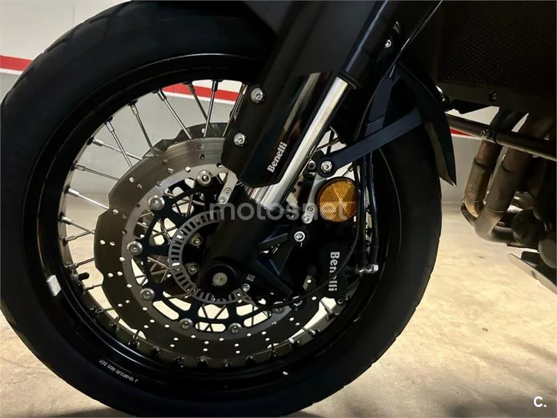 Benelli TRK 502 – Vista 4