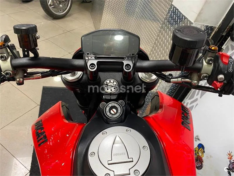 Ducati Hypermotard – Vista 8