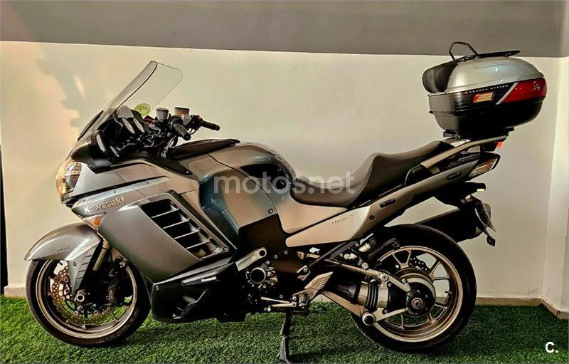 Kawasaki 1400GTR – Vista 5