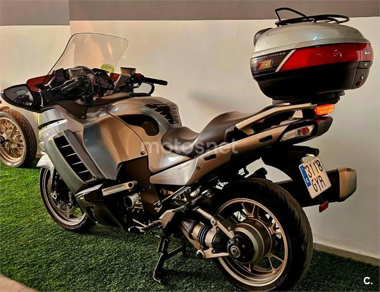 Kawasaki 1400GTR – Vista 6
