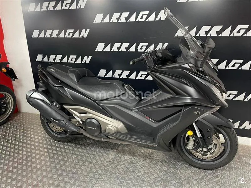 Kymco AK 550 – Vista 6