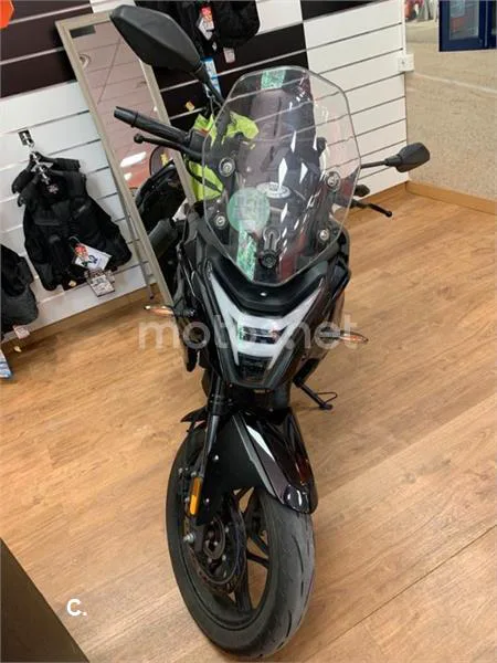 Voge 300 DS – Vista 6