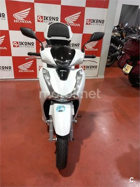 Honda SH 125i – Vista 3