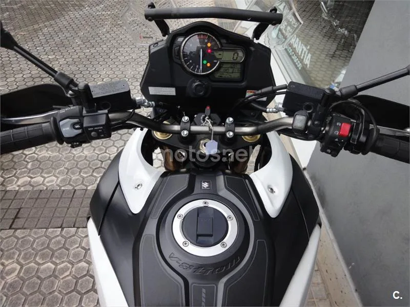 Suzuki V-Strom 1000 – Vista 9