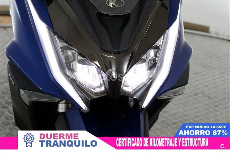 Kymco AK 550 – Vista 13