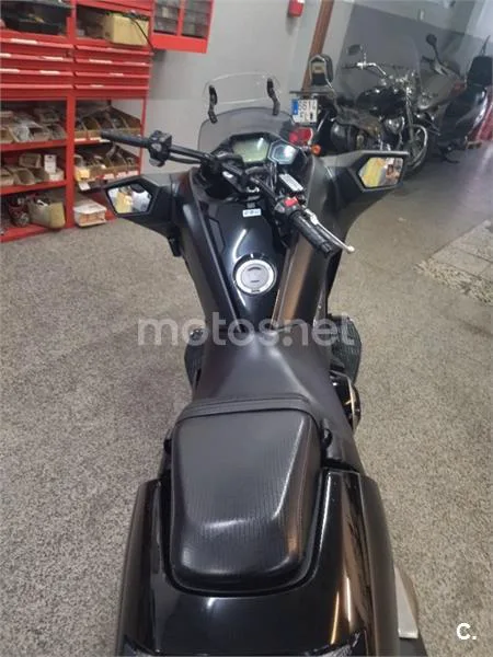 Honda NM4 Vultus – Vista 4