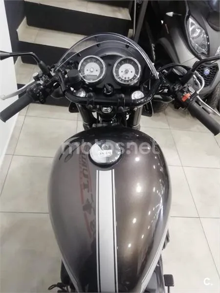 Kawasaki W800 – Vista 7
