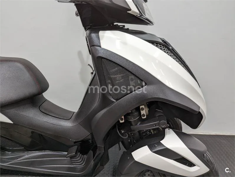 Piaggio MP3 Yourban 300 LT Sport – Vista 6