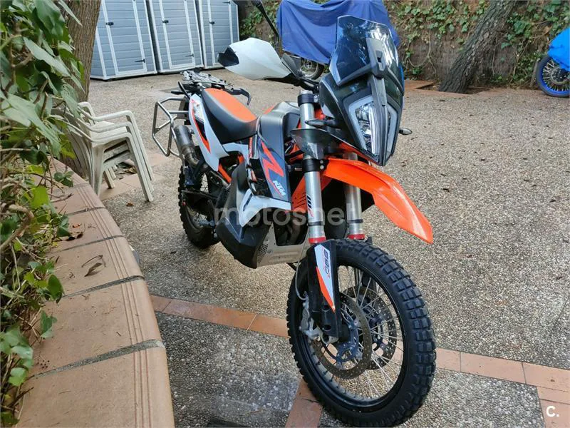 KTM 890 – Vista 2