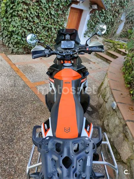 KTM 890 – Vista 3