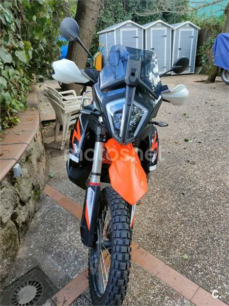 KTM 890 – Vista 4