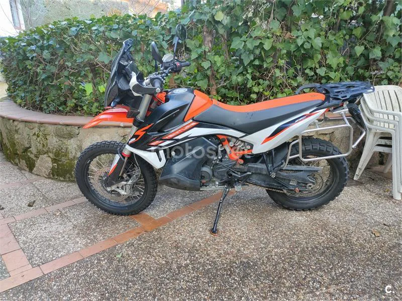 KTM 890 – Vista 5