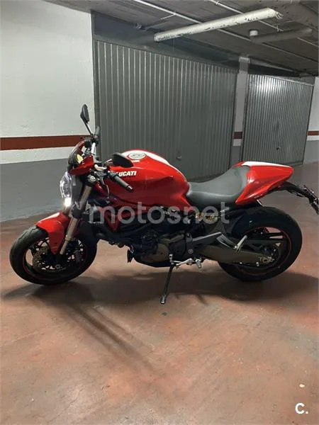 Ducati Monster 821 – Vista 2