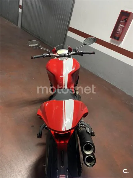 Ducati Monster 821 – Vista 3