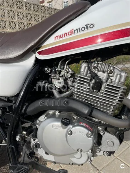 Suzuki VanVan 125 – Vista 2