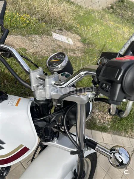 Suzuki VanVan 125 – Vista 9