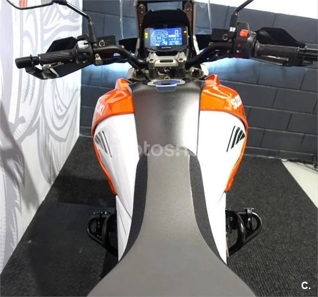 Suzuki V-Strom 1050 – Vista 12