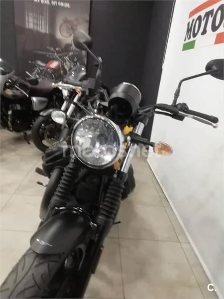 Moto Guzzi V7 III – Vista 5