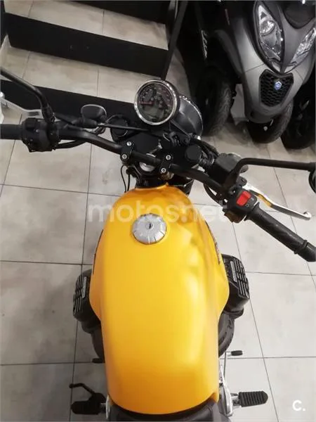 Moto Guzzi V7 III – Vista 7