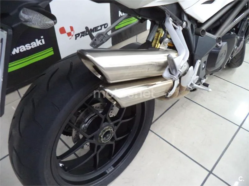 MV Agusta BRUTALE 1090 RR – Vista 5