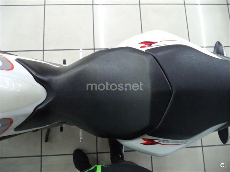 MV Agusta BRUTALE 1090 RR – Vista 7