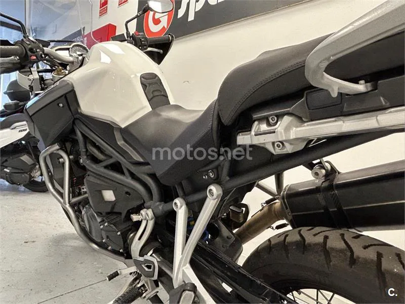 Triumph Tiger Explorer - Vista 8