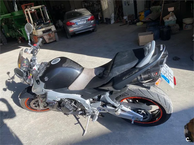 Suzuki GSR 600 – Vista 4