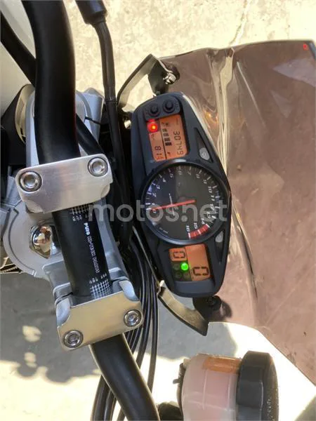 Suzuki GSR 600 – Vista 6