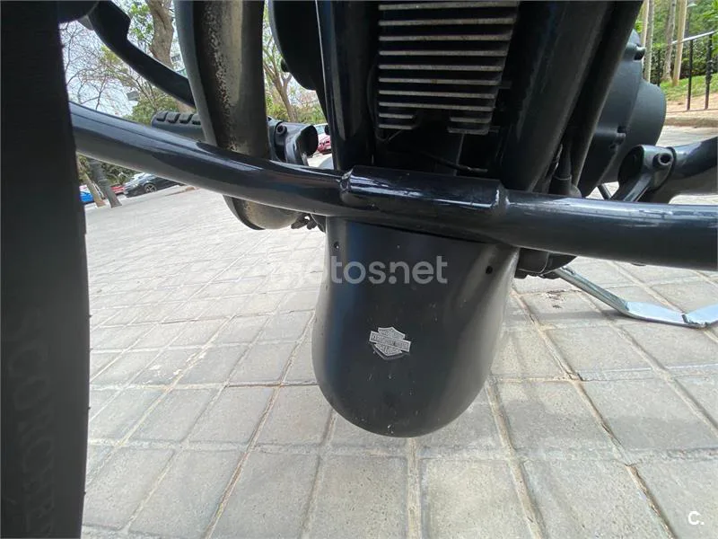 Harley-Davidson Sportster 883 - Vista 7