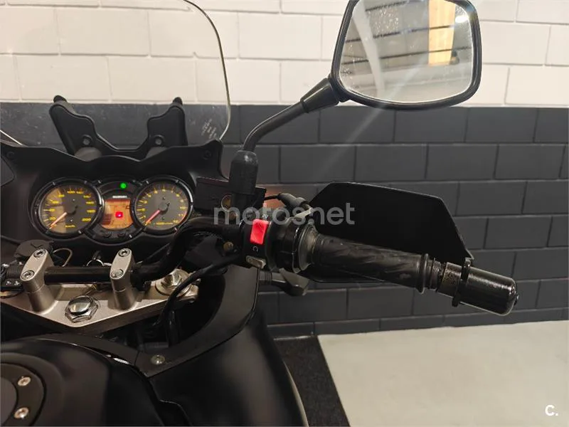 Suzuki V-Strom 650 – Vista 10
