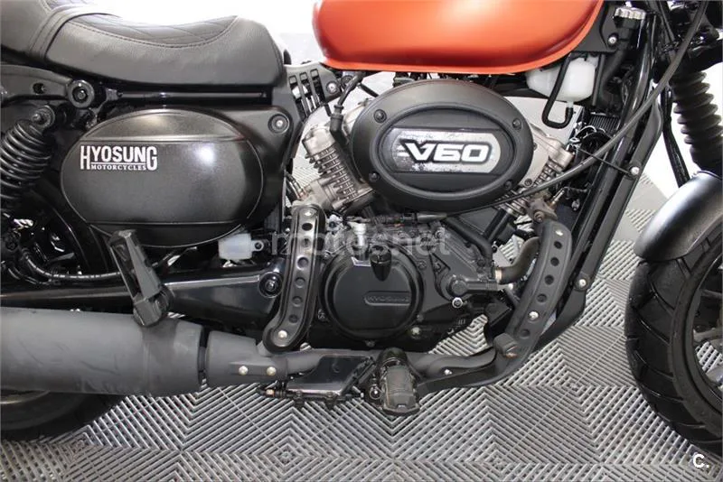 Hyosung Aquila GV 125 S – Vista 22
