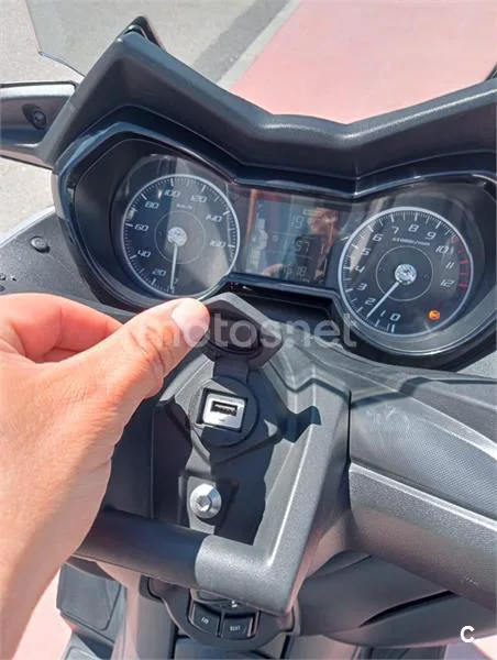 Yamaha XMAX 125 – Vista 8