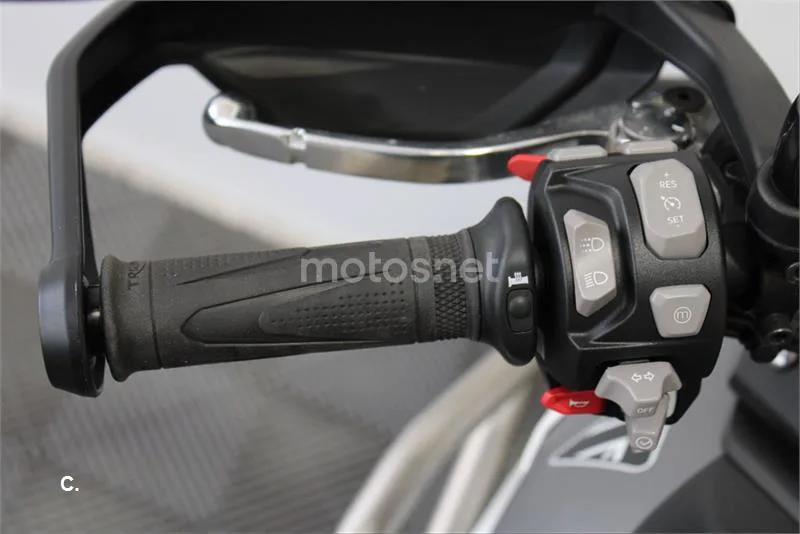 Triumph Tiger 900 – Vista 16