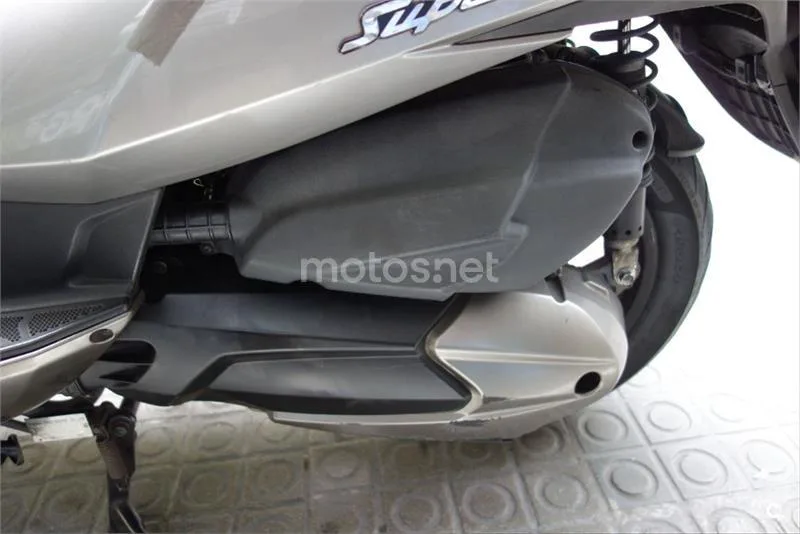 Kymco Super Dink 300 – Vista 13