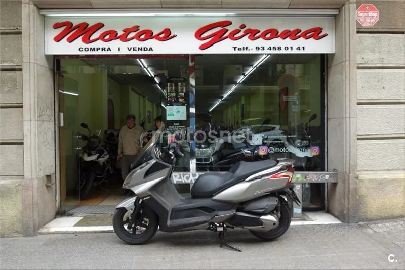 Kymco Super Dink 300 – Vista 16
