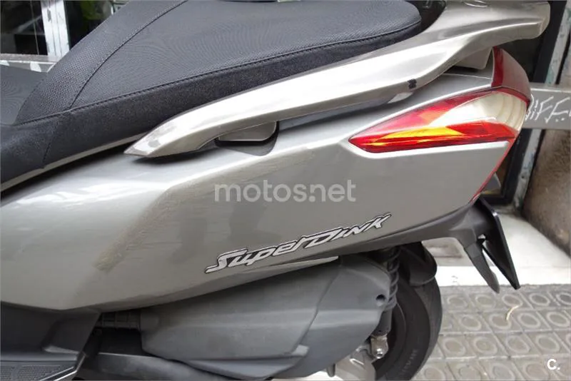 Kymco Super Dink 300 – Vista 17