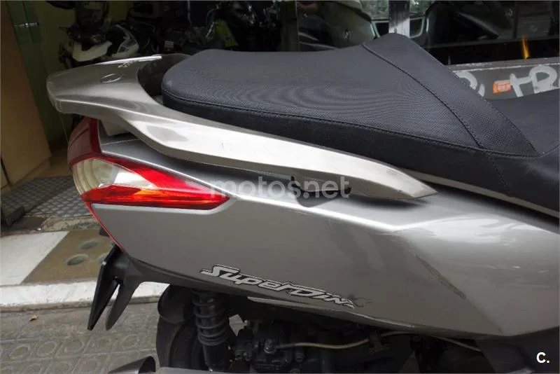 Kymco Super Dink 300 – Vista 3